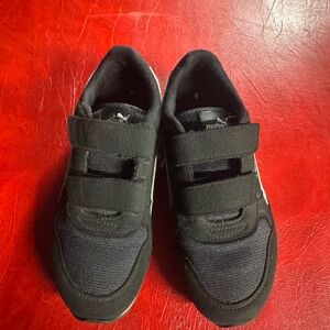 Puma Kids Black Velcro Sneakers